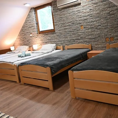 Penzion Kallai A Vinaren Filakovo