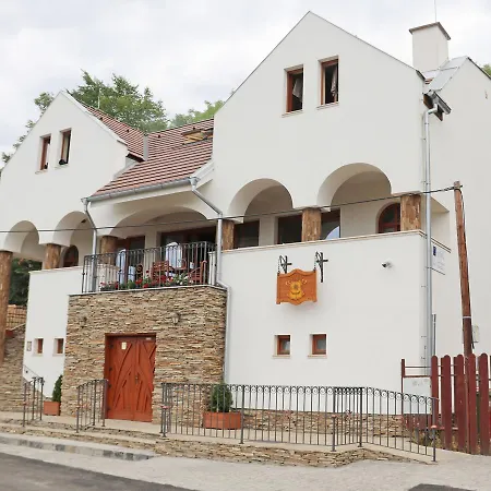 Penzion Kallai A Vinaren Guest house